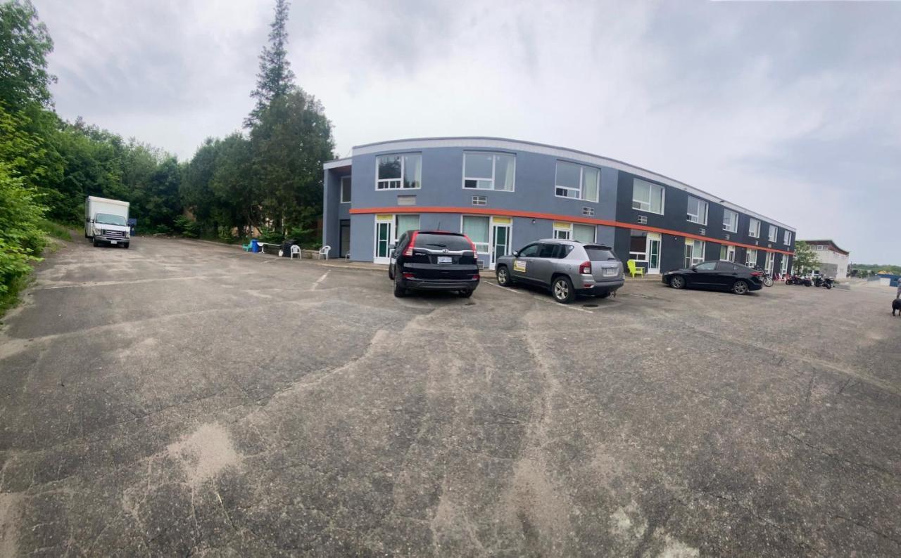 Midtown Hotel Parry Sound Exterior foto